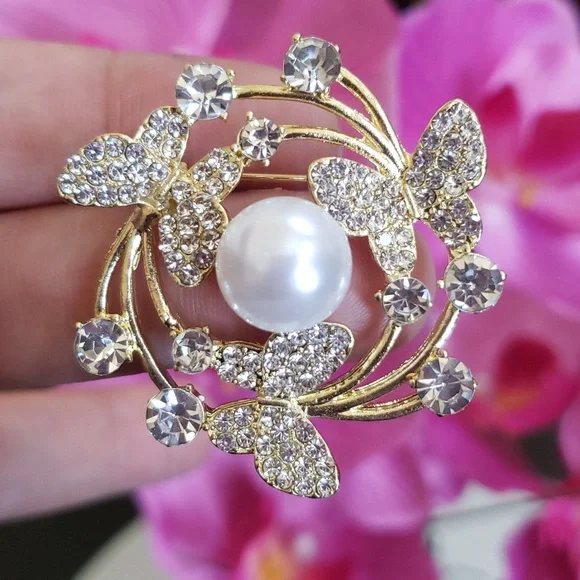 NEW Butterfly Rhinestone Pearl Brooch Pin - Picture 7 of 7